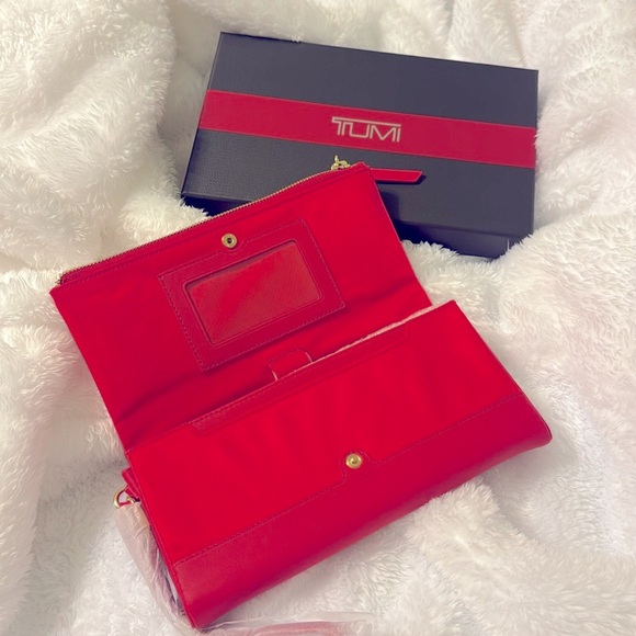 NEW Tumi Voyager Travel Wallet/Wristlet - Picture 2 of 6